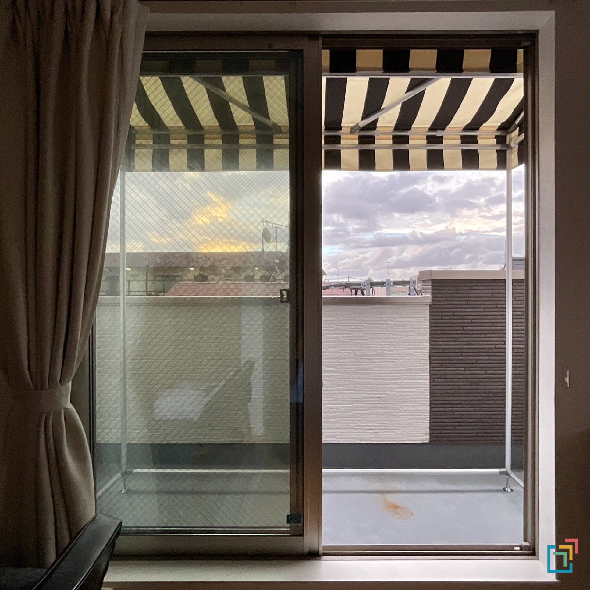 部屋から見るサイドカーテンなし