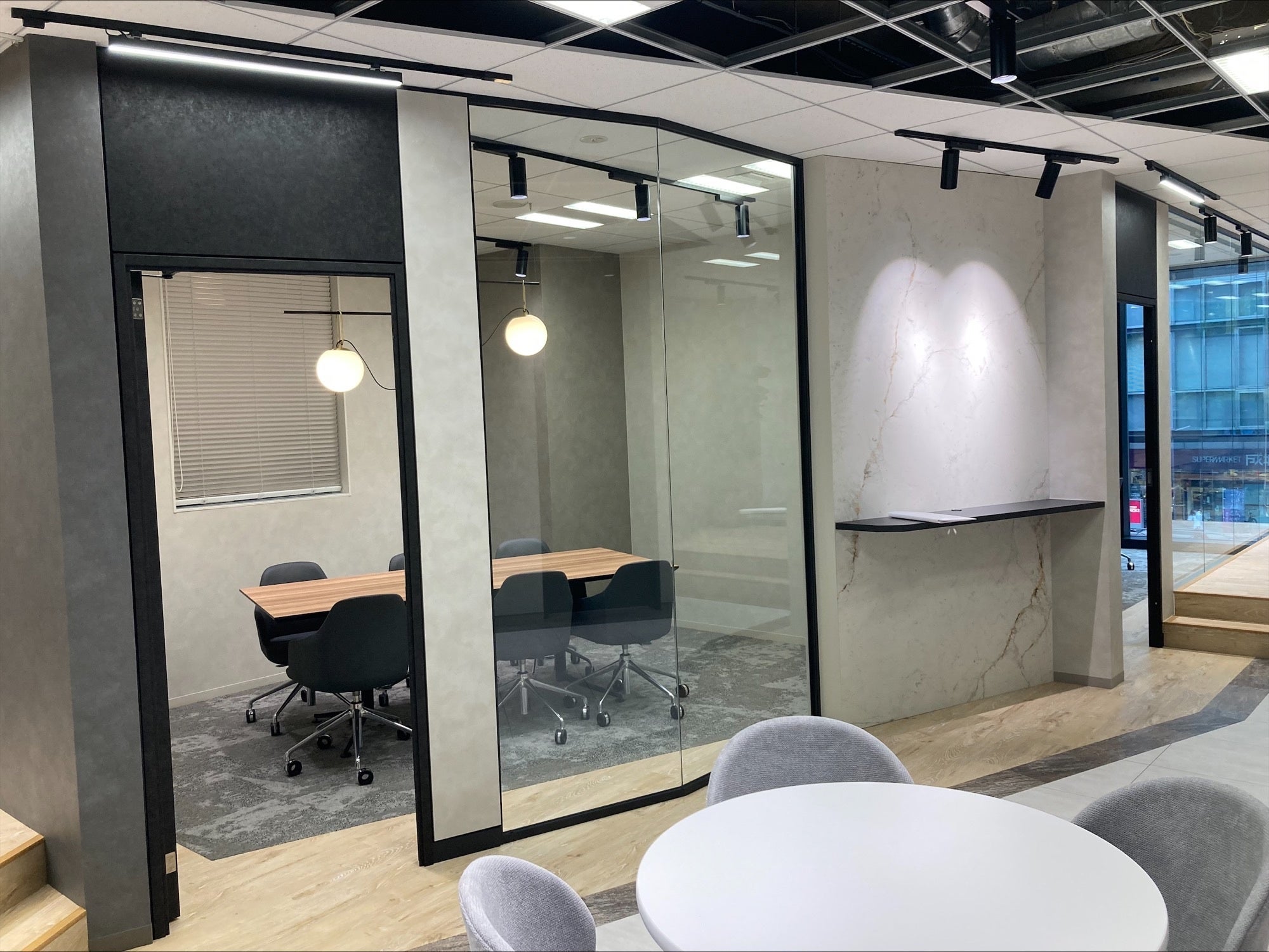 「VORT麴町Ⅲ」内観ミーティングルーム※2023年9月