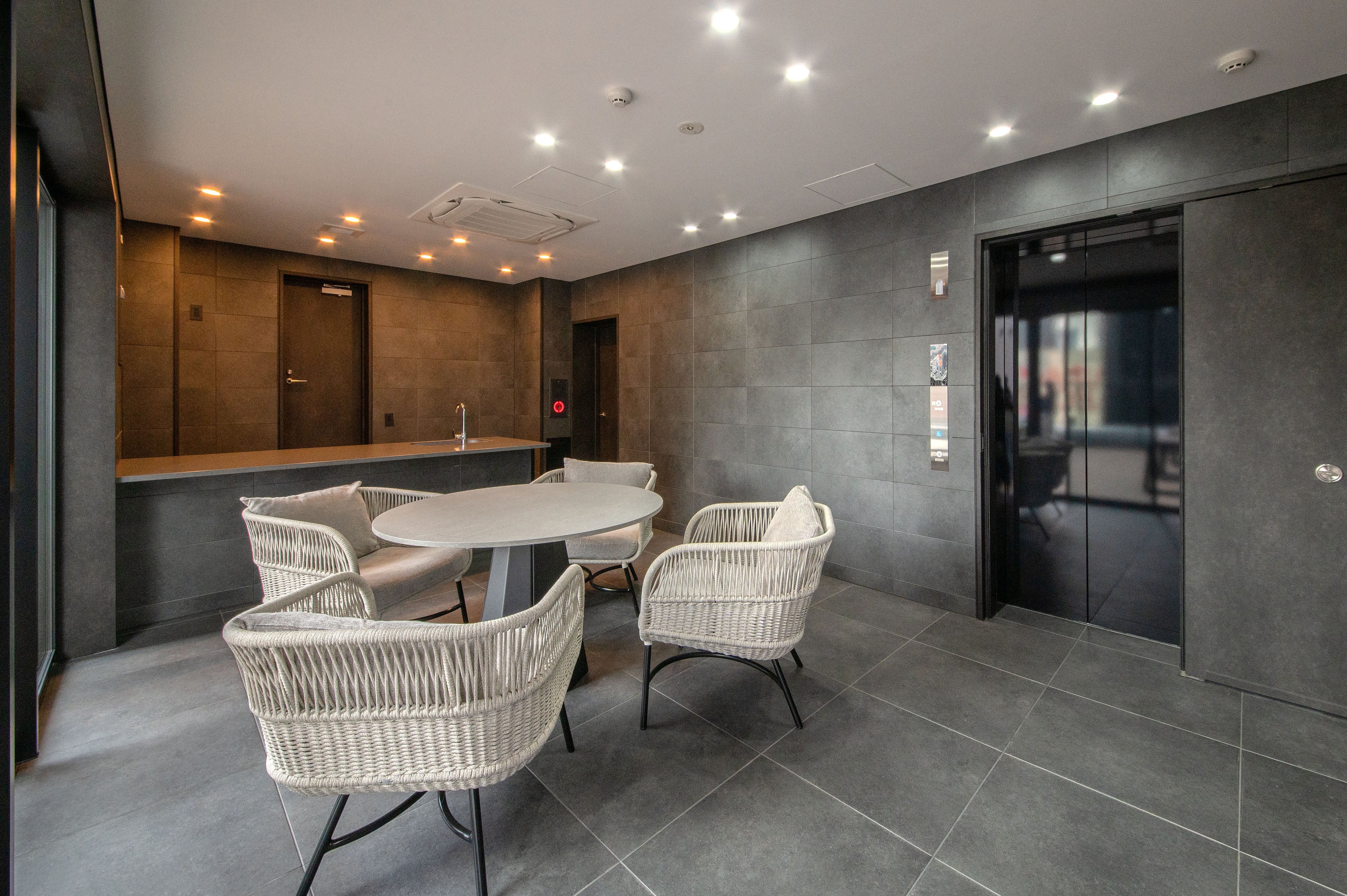 「VORT秋葉原Ⅵ（仮称）」：ラウンジ（※2024年4月撮影）