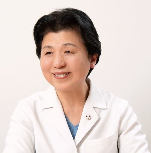 校長　内潟安子