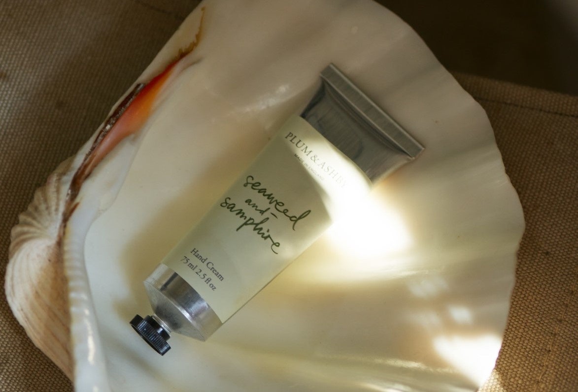 容量：75ml&nbsp; &nbsp;金額：3,740円（税込）