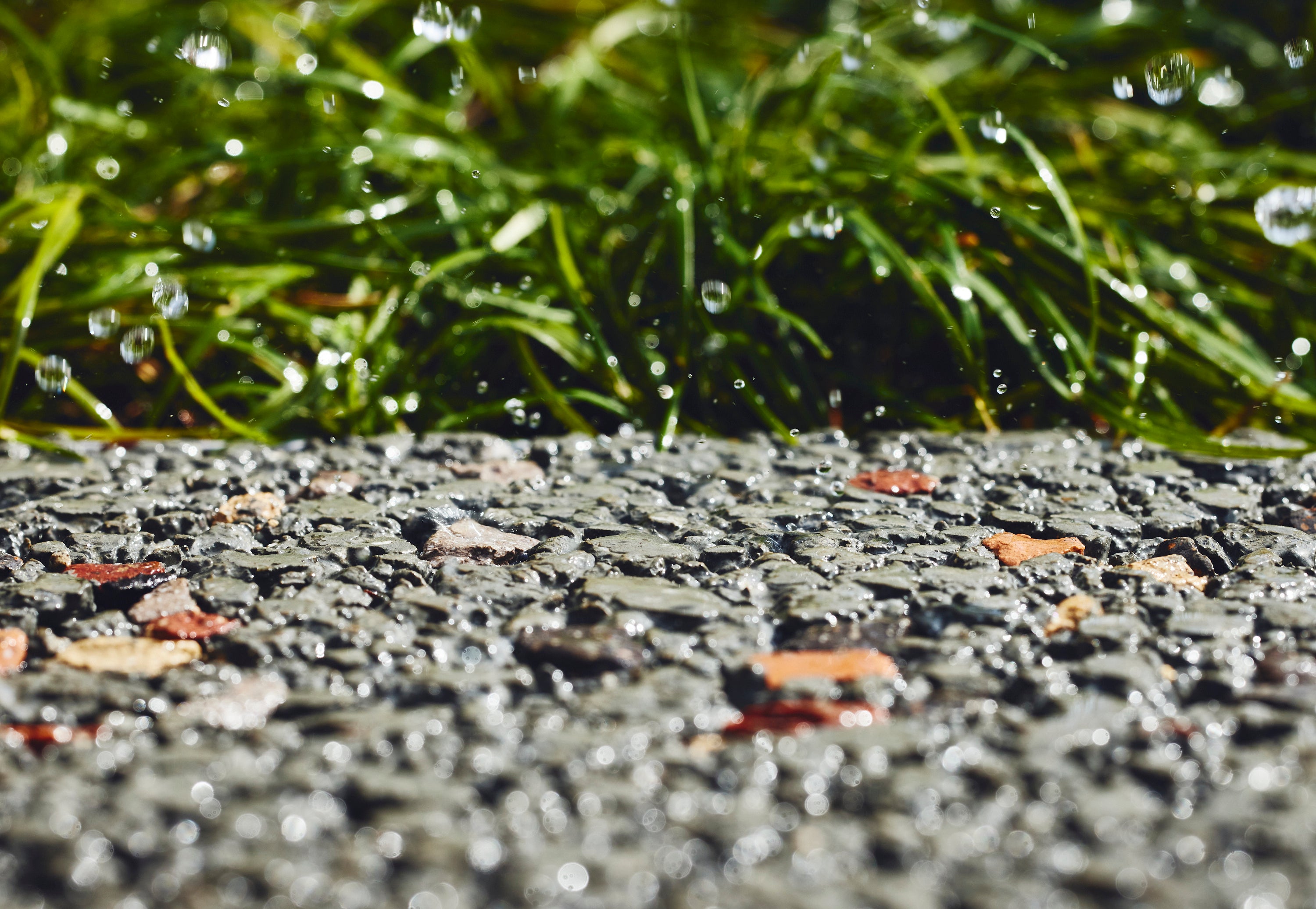 高い透水性で都市型水害対策にも貢献