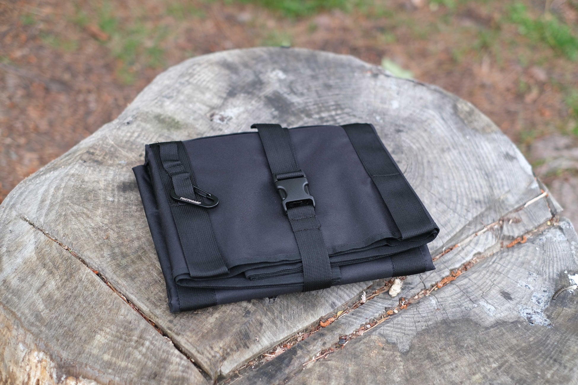 シュラフやエアマット、折り畳みテーブルなどをひとまとめに収納できる『メガストレージバッグ120L』『メガストレージバッグ170L』