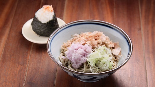 【BS日テレ】「ドランク塚地のふらっと立ち食いそば」国産そばを多くの人に食べてもらいたい! 手打ちそばから製麺機を導入し立ち食いそば価格へリニューアル! なぜかボン・ジョヴィ!?盆踊りで大絶叫! 【BS日テレ】「ドランク塚地のふらっと立ち食いそば」国産そばを多くの人に食べてもらいたい! 手打ちそばから製麺機を導入し立ち食いそば価格へリニューアル! なぜかボン・ジョヴィ!?盆踊りで大絶叫!