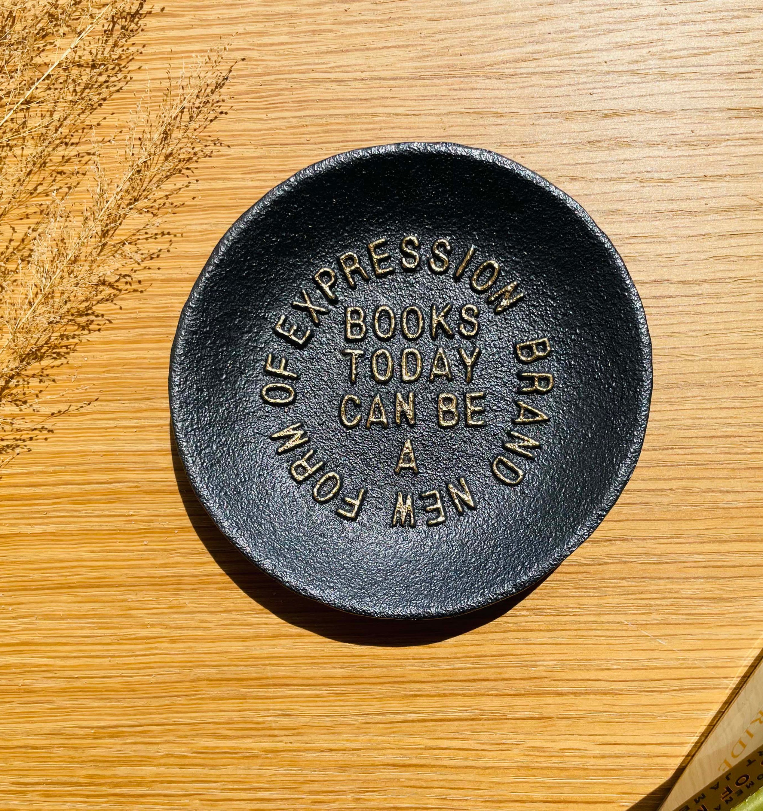 Hon Casting／鋳物の鍵置きトレー