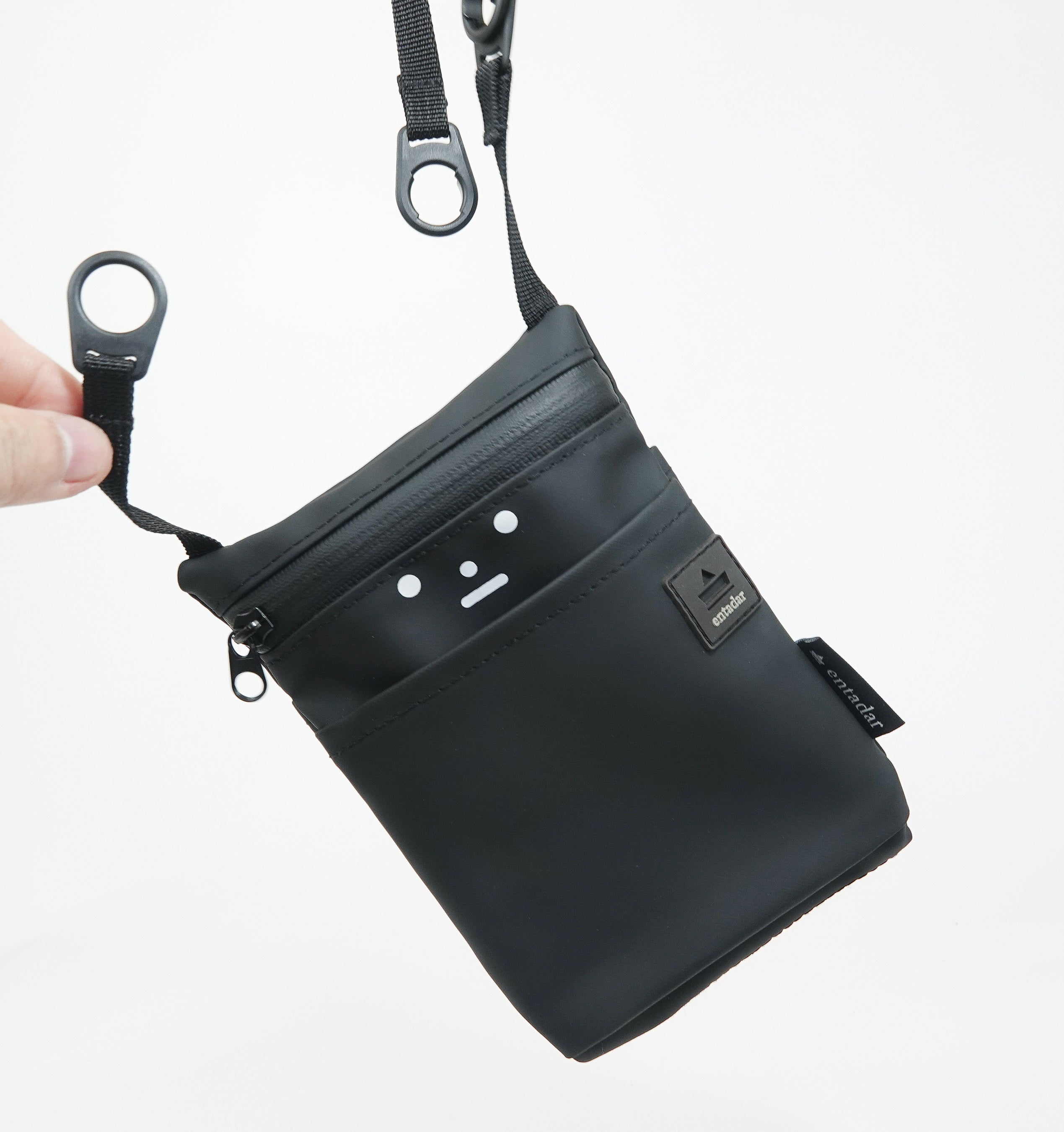 Entadar／軽量かつ防水のおしゃれポシェット