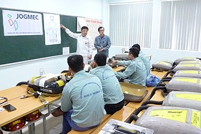 酸素呼吸器整備研修の状況