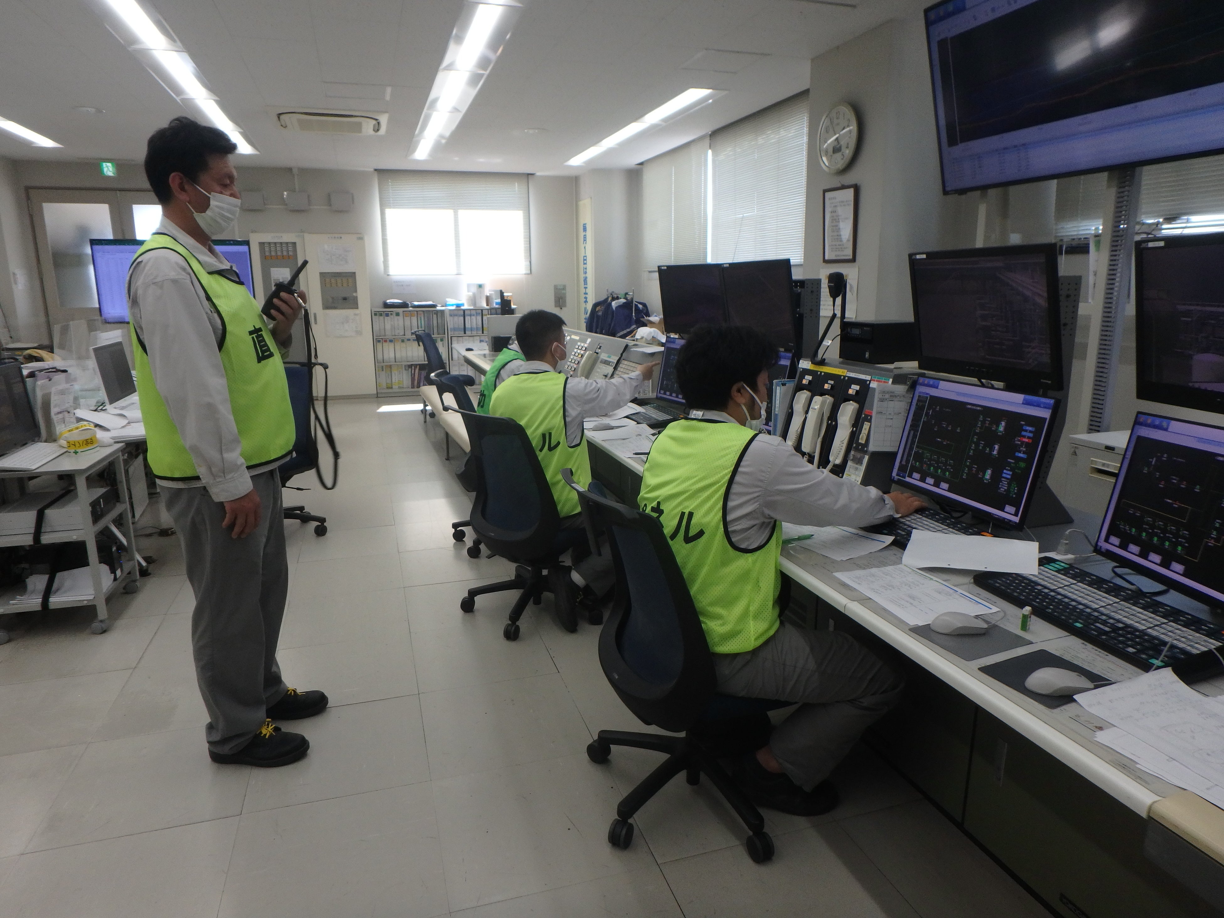 中央計器室での放出操作・監視状況