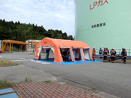 屈折はしご車を用いた負傷者救助訓練