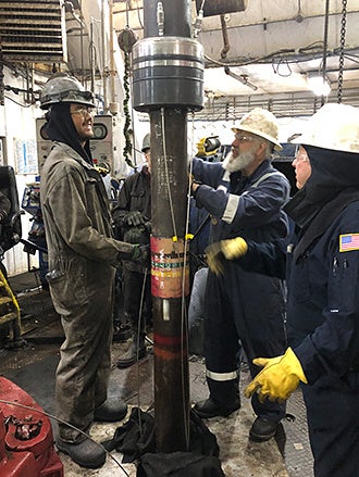 センサーケーブルの設置作業