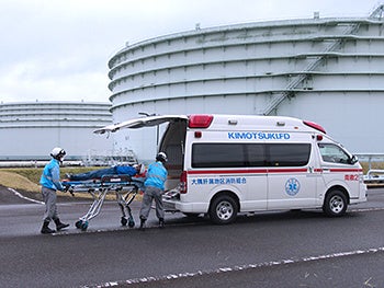 負傷者救出・搬送訓練