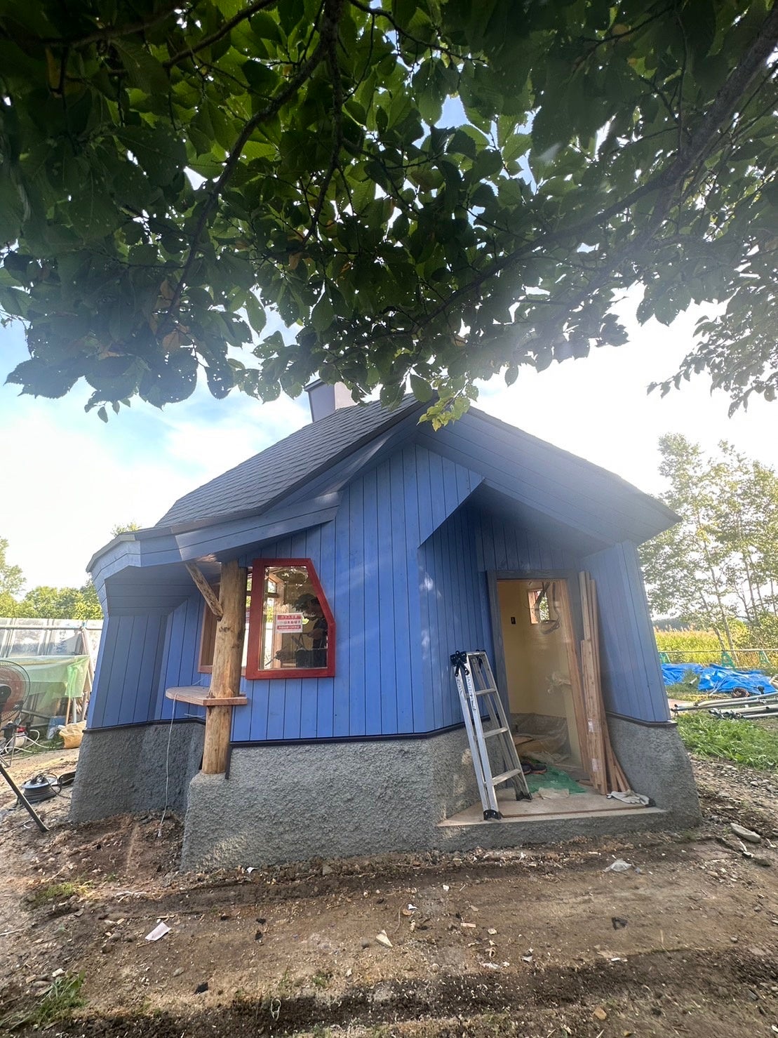 建設途中の「ノンノの小屋」