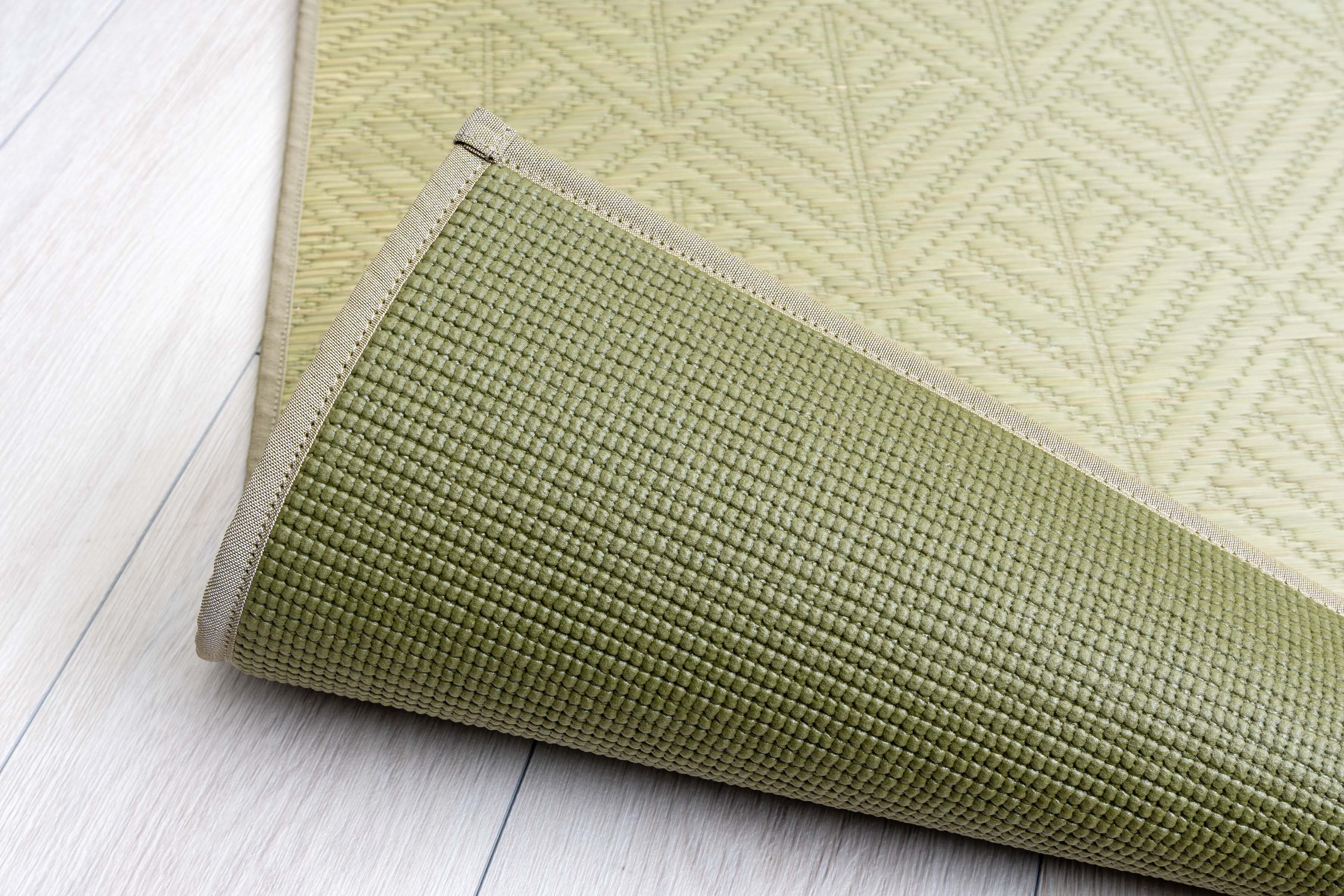 弾力性あるフィットネス用の資材を使用