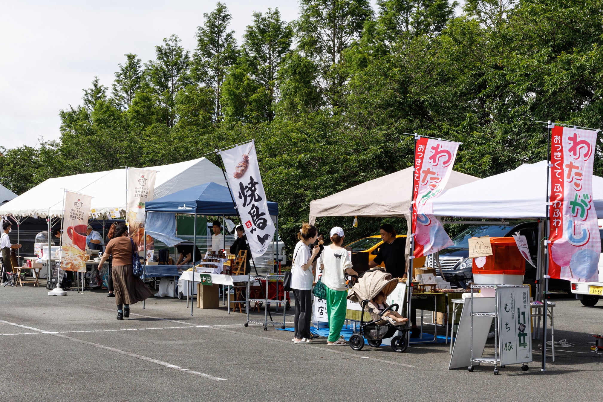 人気のフードが集まる