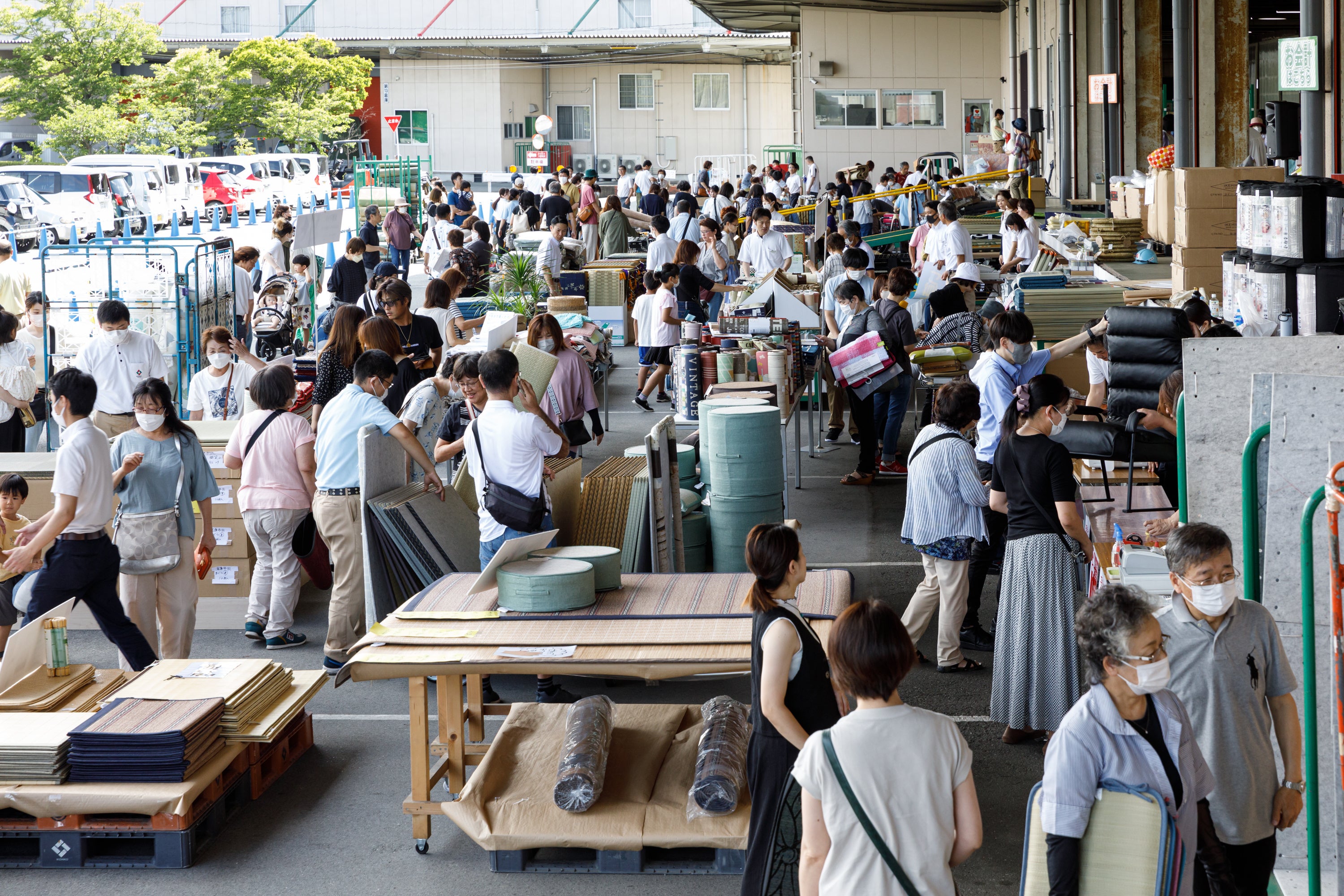 倉庫市売場イメージ