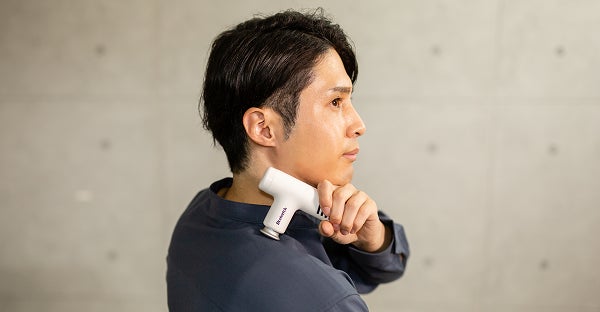 スマホサイズの超軽量(225g)マッサージガン誕生!ポケットサイズ スマホサイズの超軽量(225g)マッサージガン誕生!ポケットサイズ