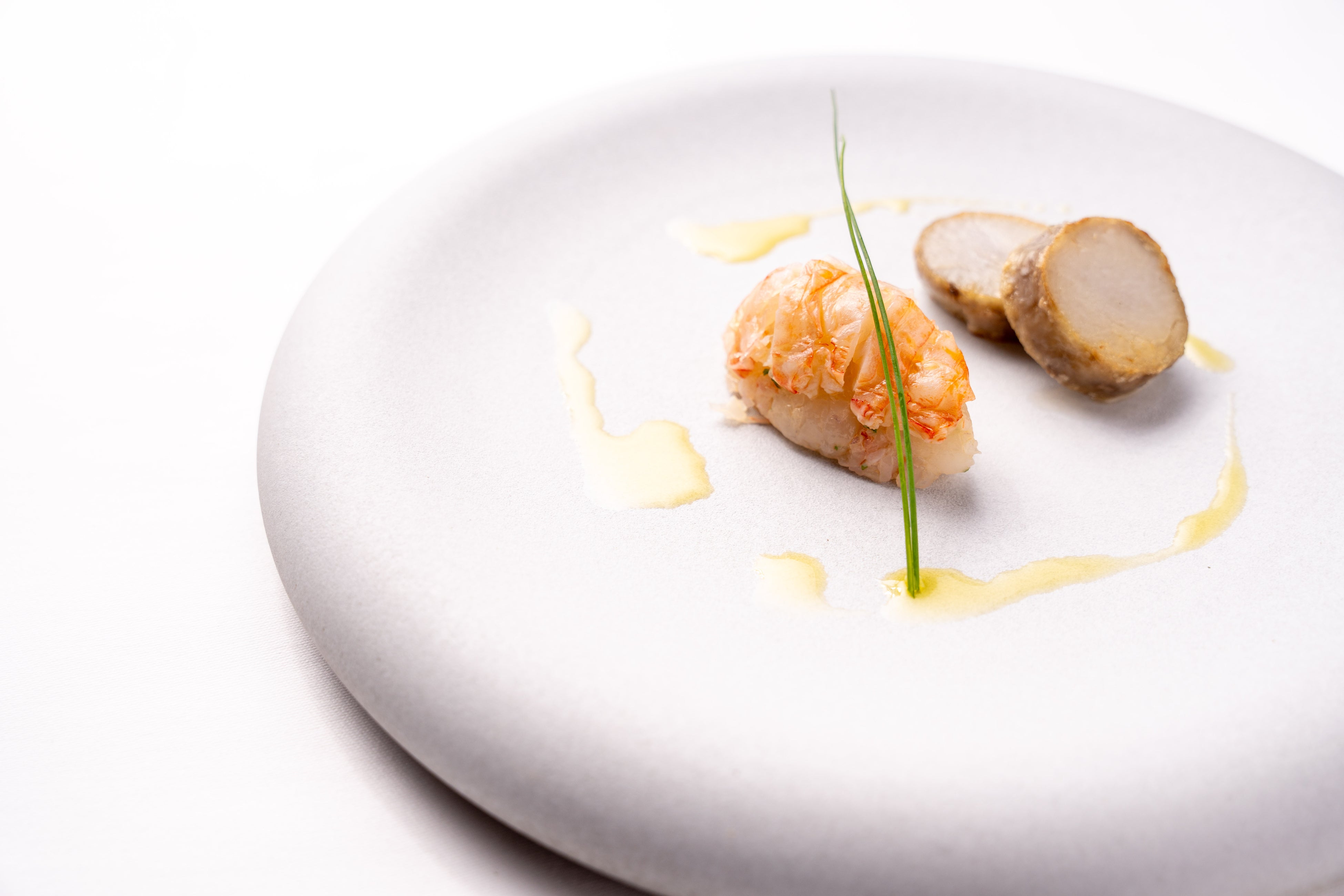 前菜一例　伊勢海老と里芋