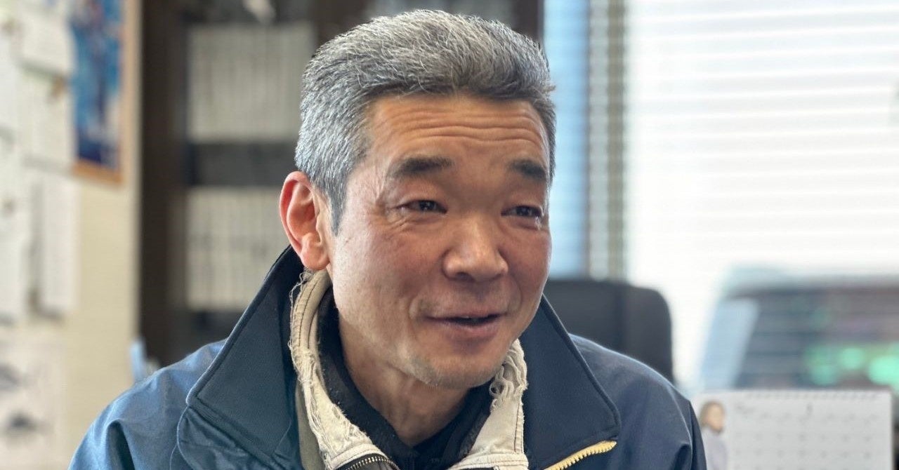 朗らかで気さくな折出さん、作業場では笑いが絶えない