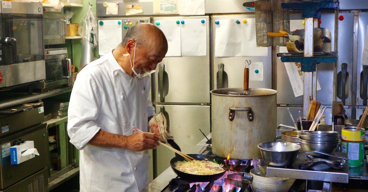 谷口さんのジョークが炸裂する楽しい厨房