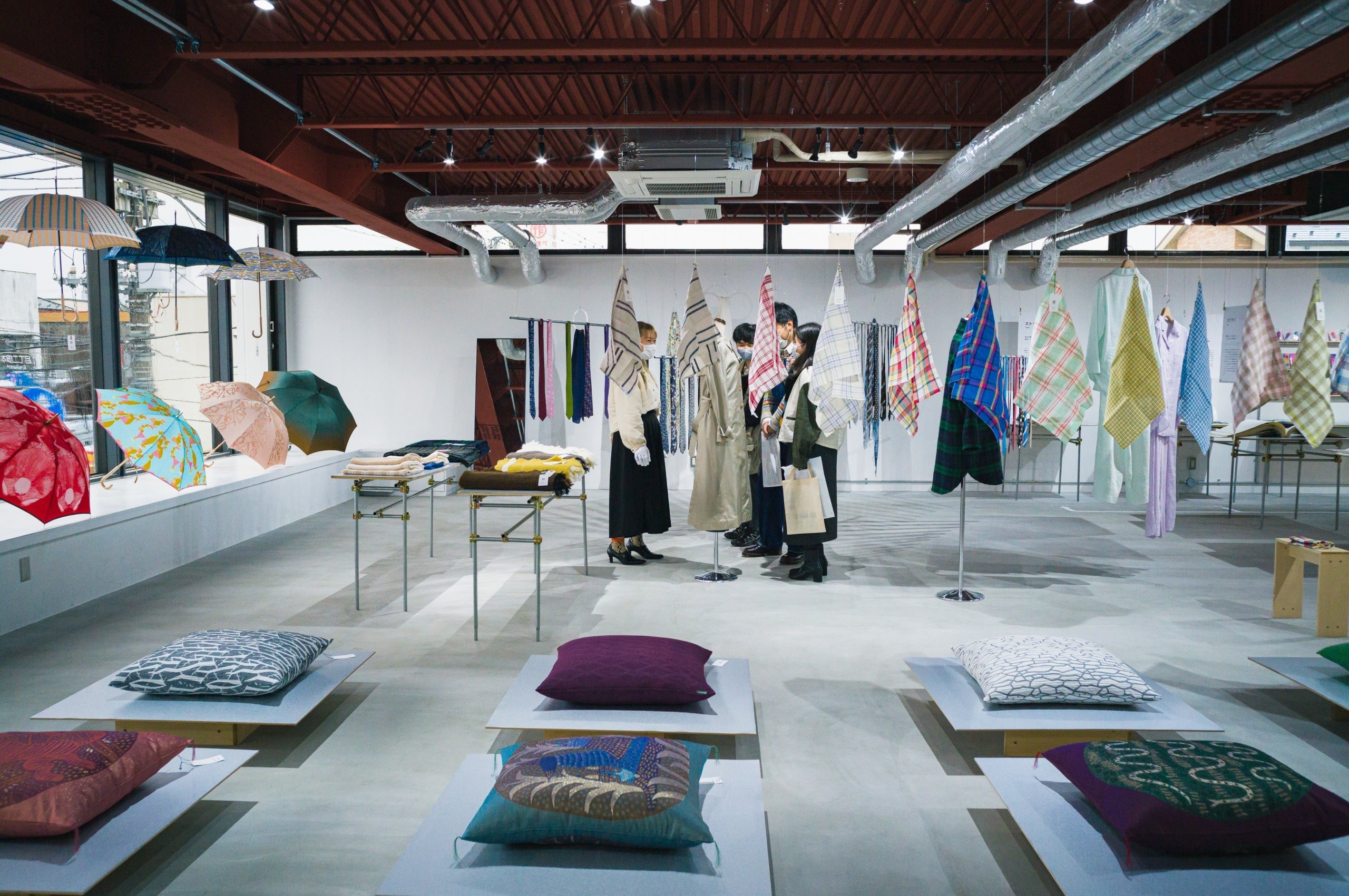 産地のデザインプロダクトが並ぶマーケット 2022年