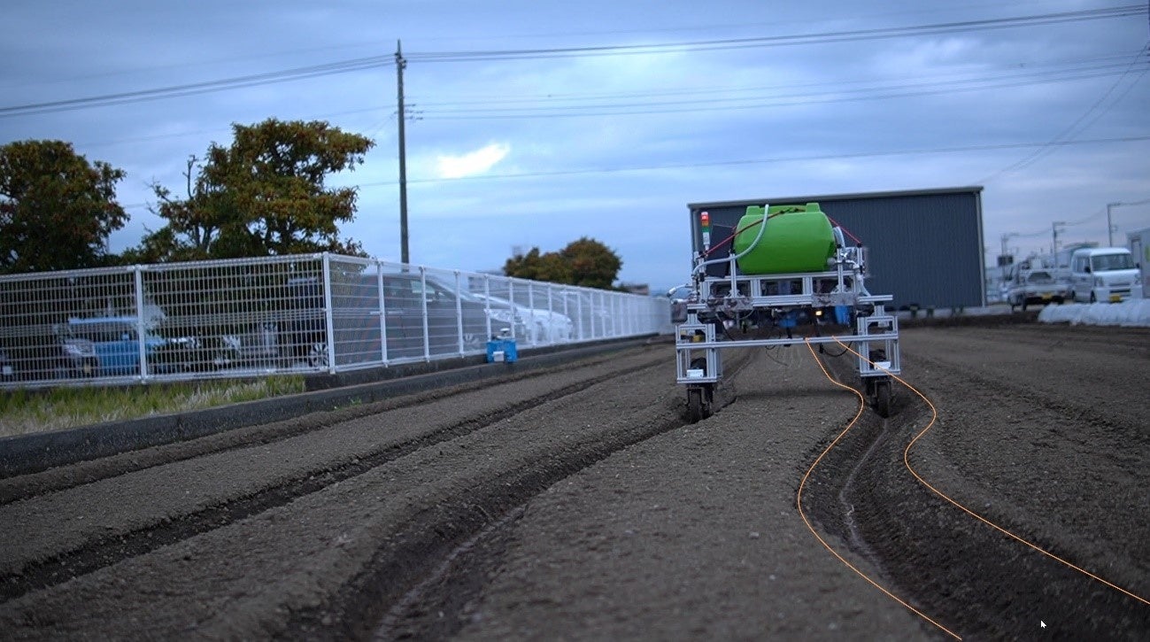 畝の形状を認識し、高精度の自律走行を実現