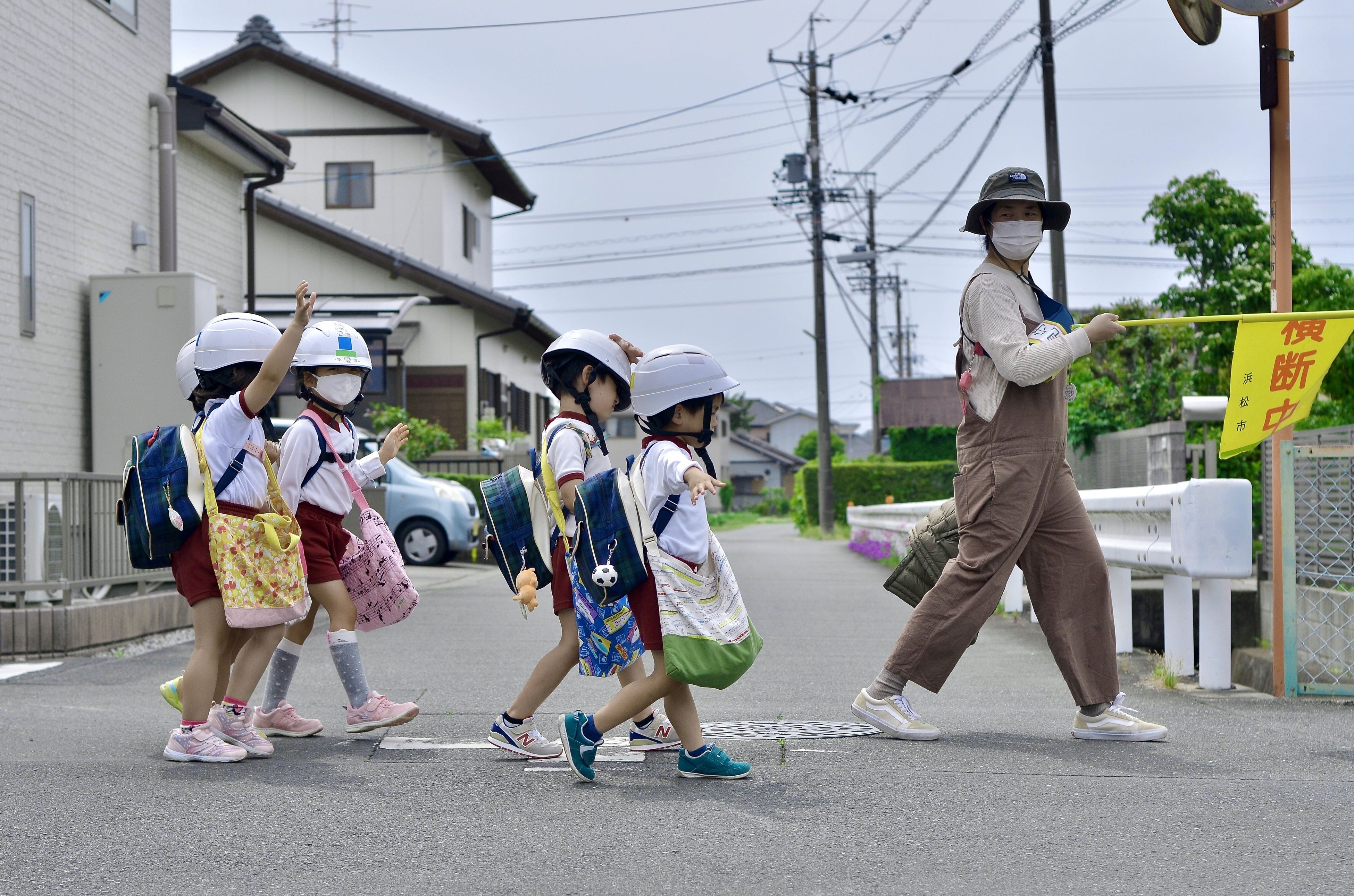 令和4年度／地域の絆 （現：いきいき地域部門）&nbsp; 最優秀賞「右、左、前、後ろヨシっ！！」