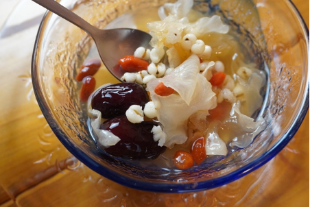 キクラゲ・ナツメ・クコの実デザート　¥500＋税