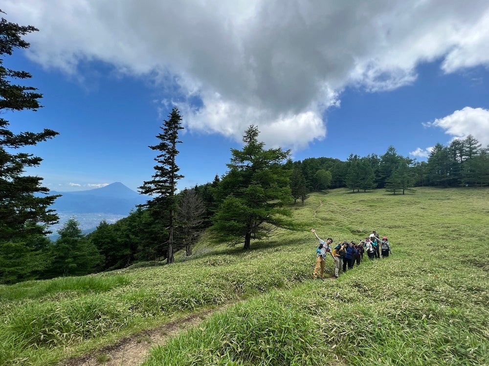 千頭星山へのトレッキングルート