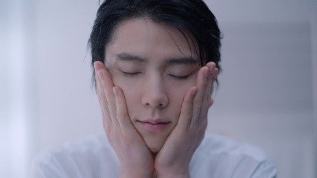 雪肌精』グローバルミューズ羽生結弦選手が魅せる「圧倒的な透明