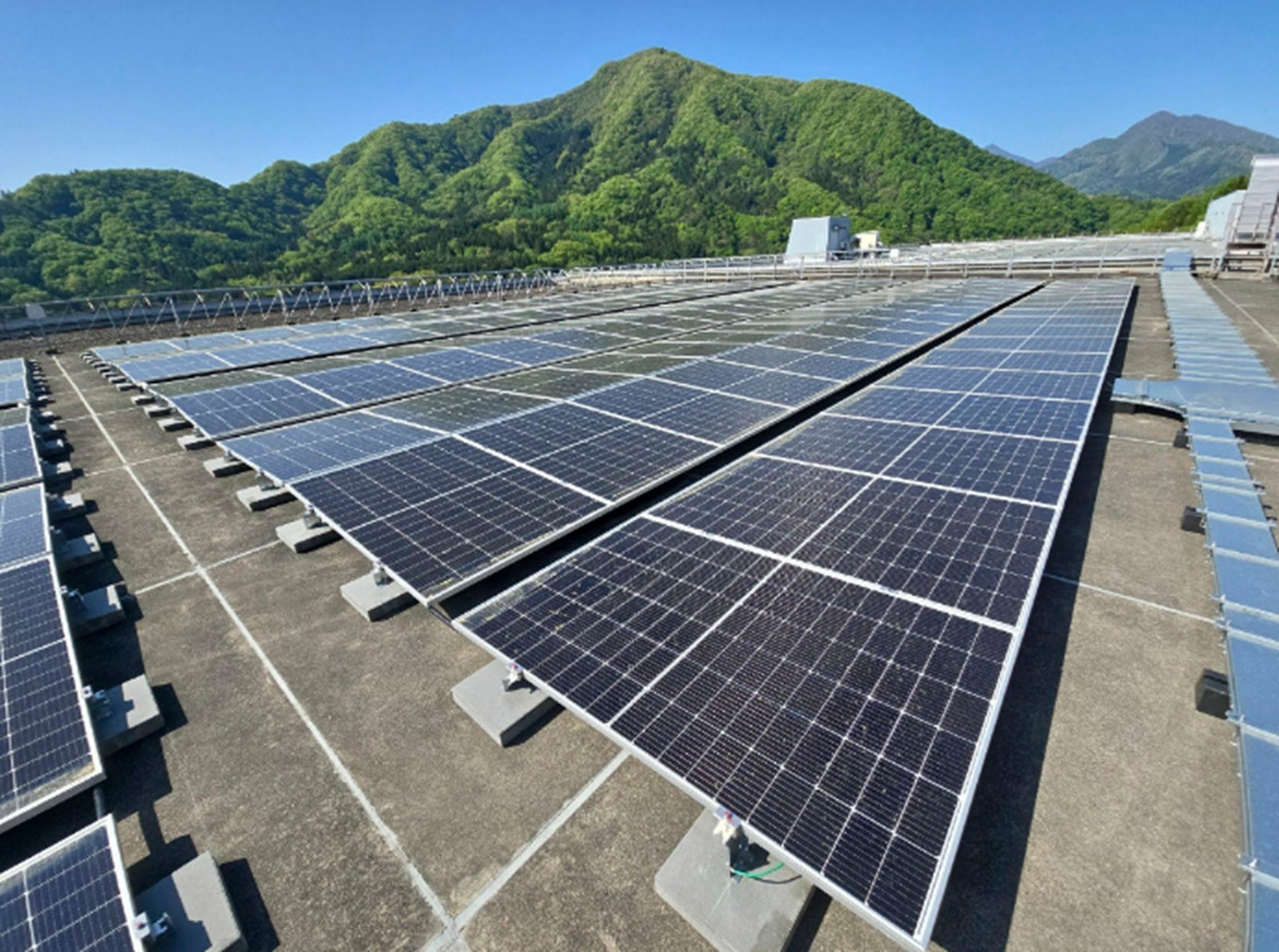 NECプラットフォームズ、大月事業所に太陽光発電システムを導入 | NEC NECプラットフォームズ、大月事業所に太陽光発電システムを導入 | NEC