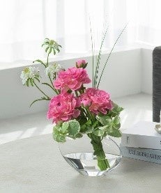 長く美しい姿を楽しめて、花粉の心配もなし 生花では表現できない芸術