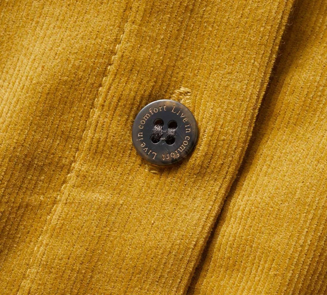 冬らしいおしゃれが楽しめる綿の細コーデュロイ素材