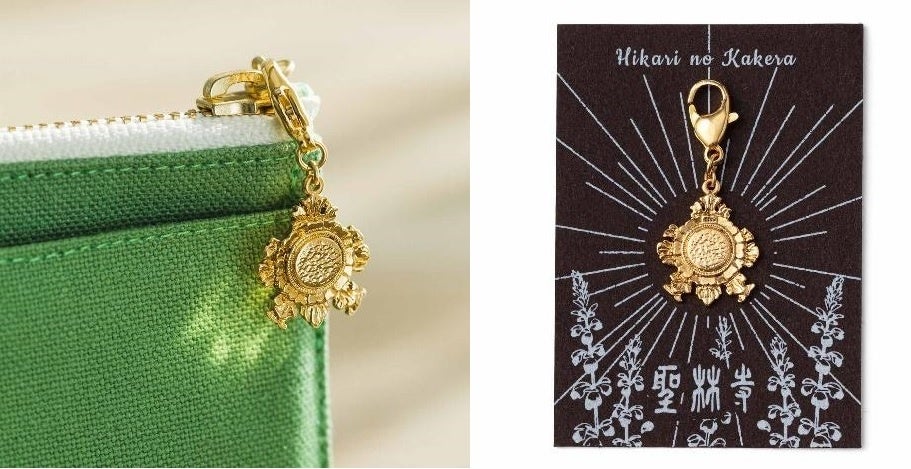 カニカンパーツでマスク以外にも、チャームとしてポーチやバッグなどに取り付けることができます。