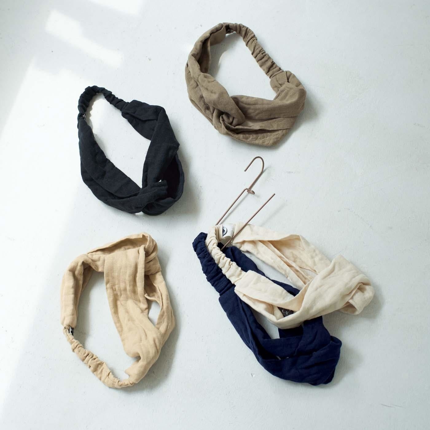 4色展開を使い分けて、ワンパターン化しやすい夏のコーデのポイントに