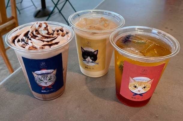 左：ショコララテ　中：ティーラテ　右：ティーソーダ