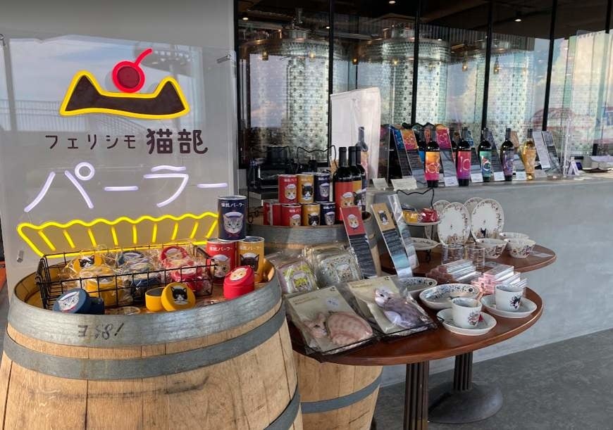 コラボ商品の販売コーナー