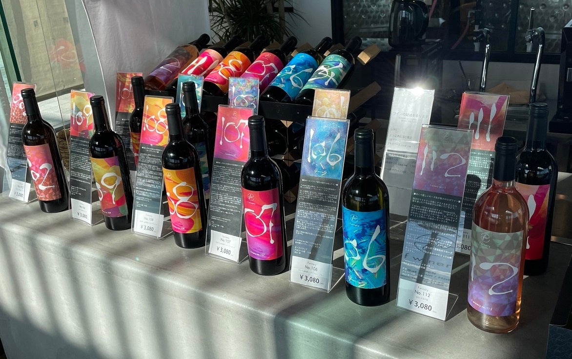 f winery内スタンドエリアでの販売風景