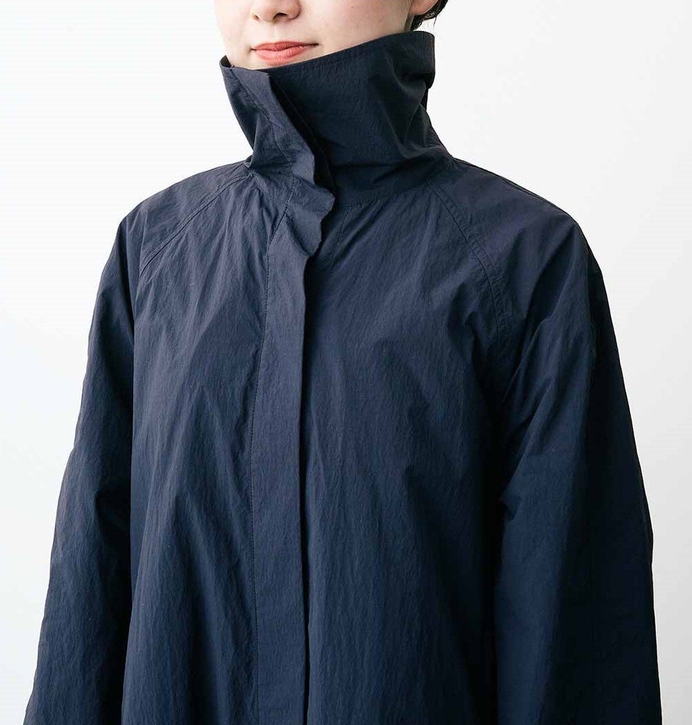 ボタンを全部閉じるとモードな印象になります