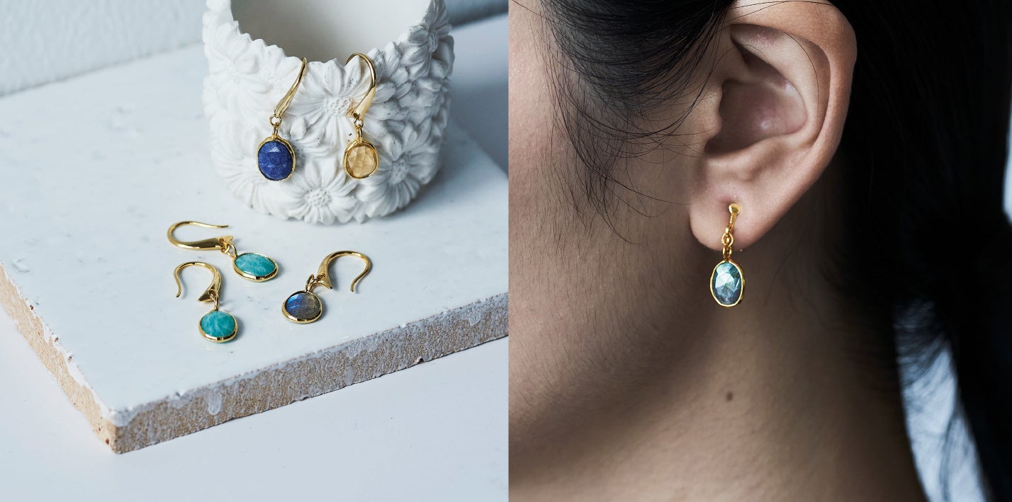 ピアスとイヤリングを選べるアクセサリー　※イヤリング着用イメージ