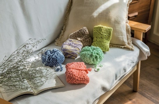 折りたたんでコンパクトにまとめることもできます。