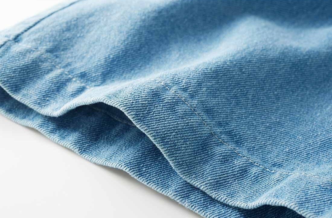 綾目がしっかりとしたほどよい厚みの11オンスのデニム