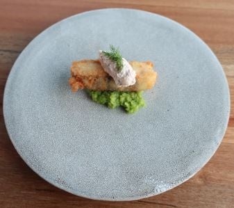 鱧のカツレツ　発酵野菜のヨーグルトタルタル