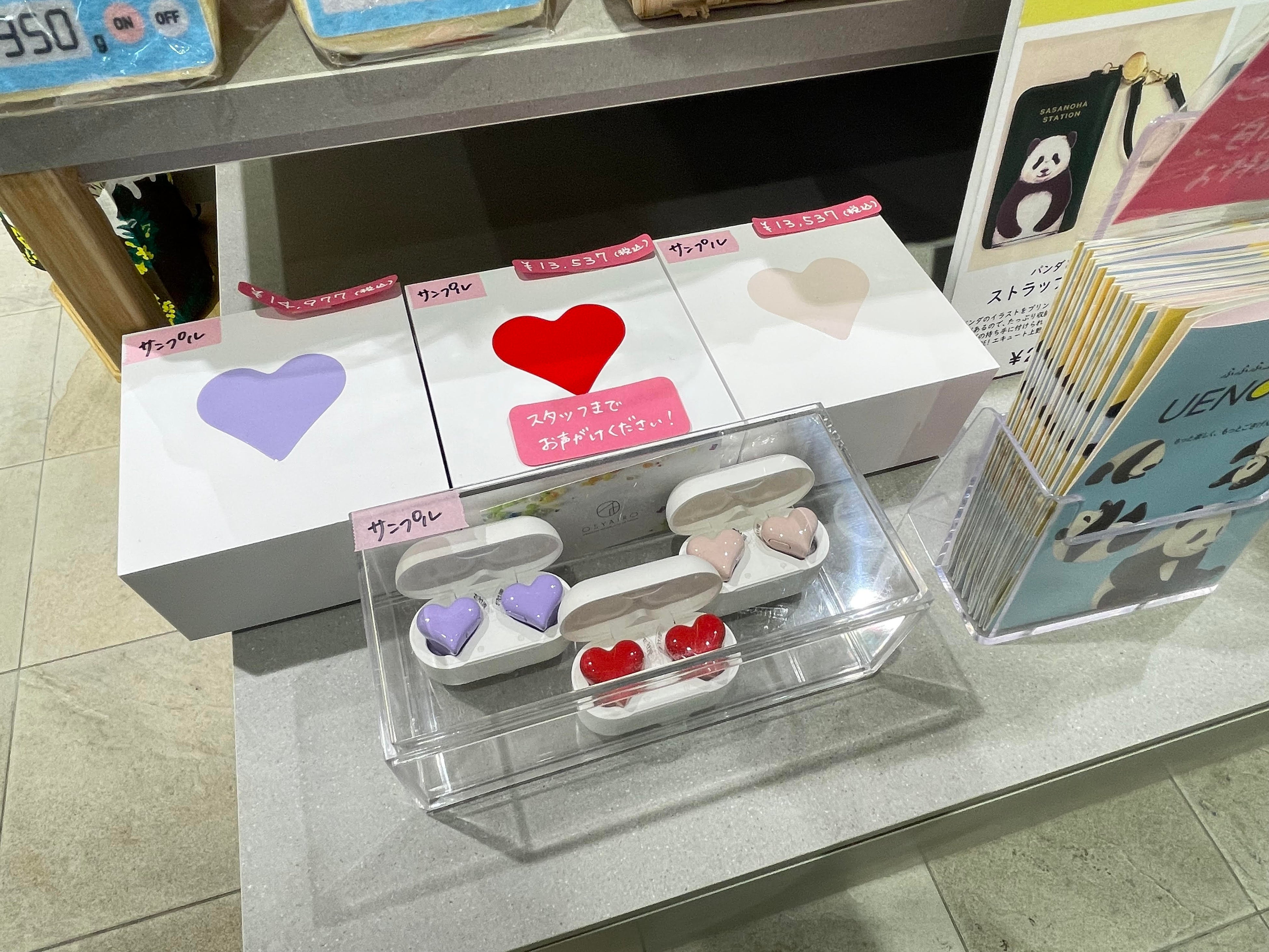 「YOU+MORE！［フェリシモユーモア］エキュート上野店」販売風景