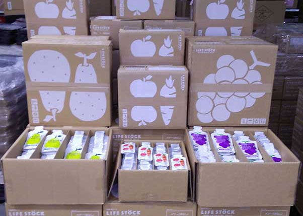 「備蓄ゼリー」や、マフラーなどの防寒具や靴下、「みんなの防災　もしもしも　自宅を最強の避難所にする準備の会」の中から断水時にも使える臭い漏れがしにくく衛生的な「非常用トイレキット」などを提供