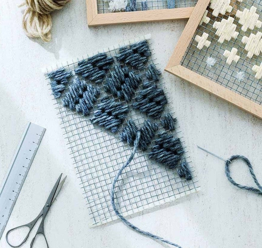 １デザインの制作時間は約40分。ぽこぽことした糸の立体感が楽しい仕上がりに。