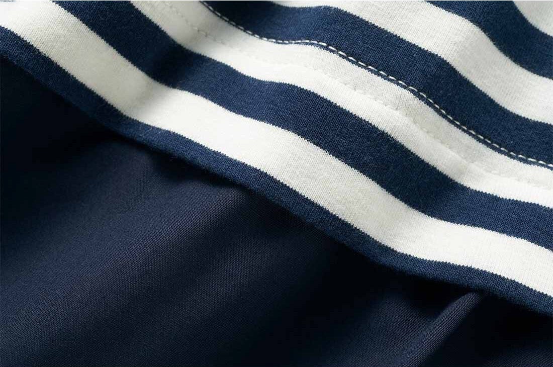 トップス部分はカットソー、スカート部分はしわになりにくい布はく素材