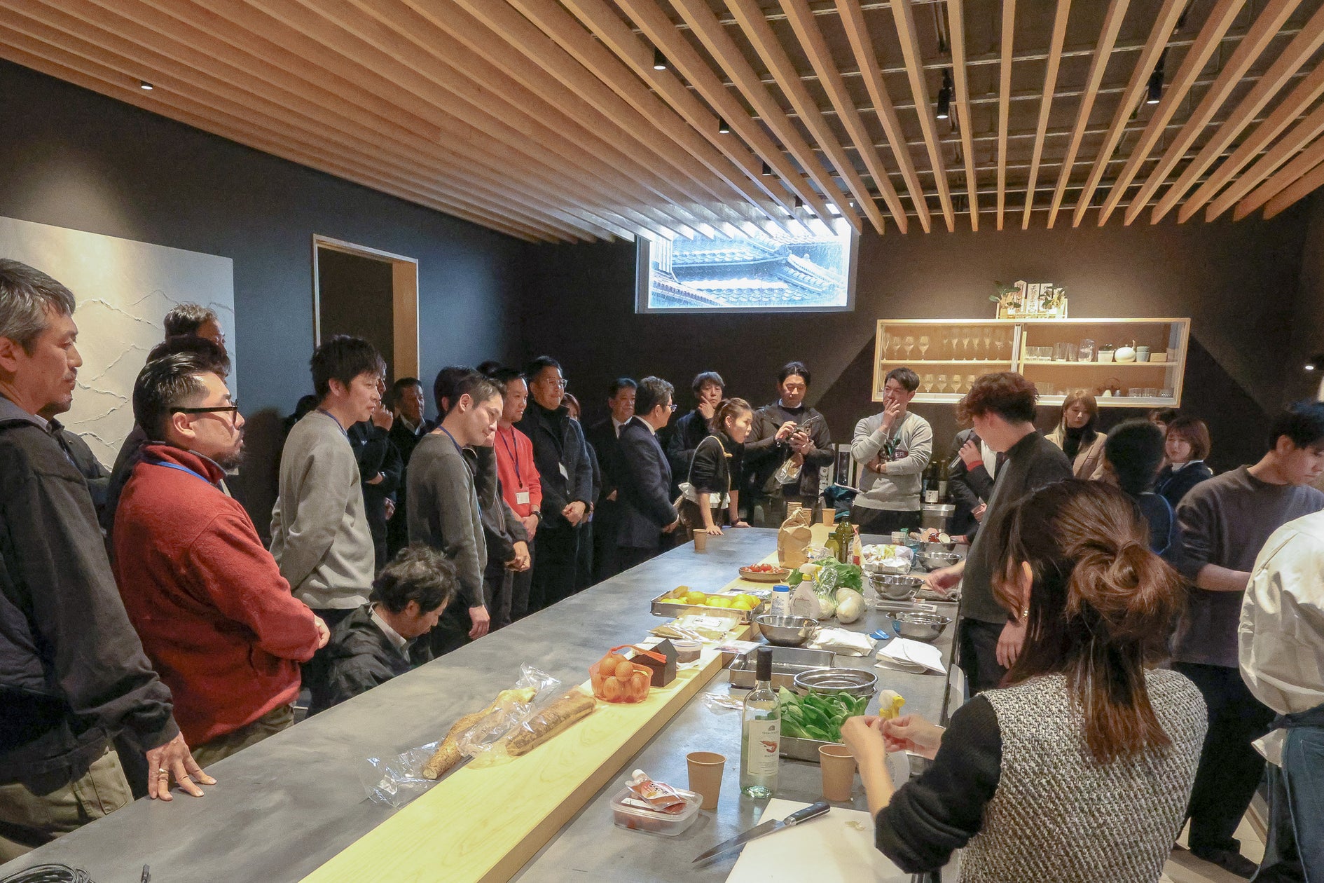 BURGER REVOLUTION TOKYO|卵の優しい甘みとチーズの豊かな風味!11月限定「スクランブルエッグ&パルメザンチーズバーガー」が新登場