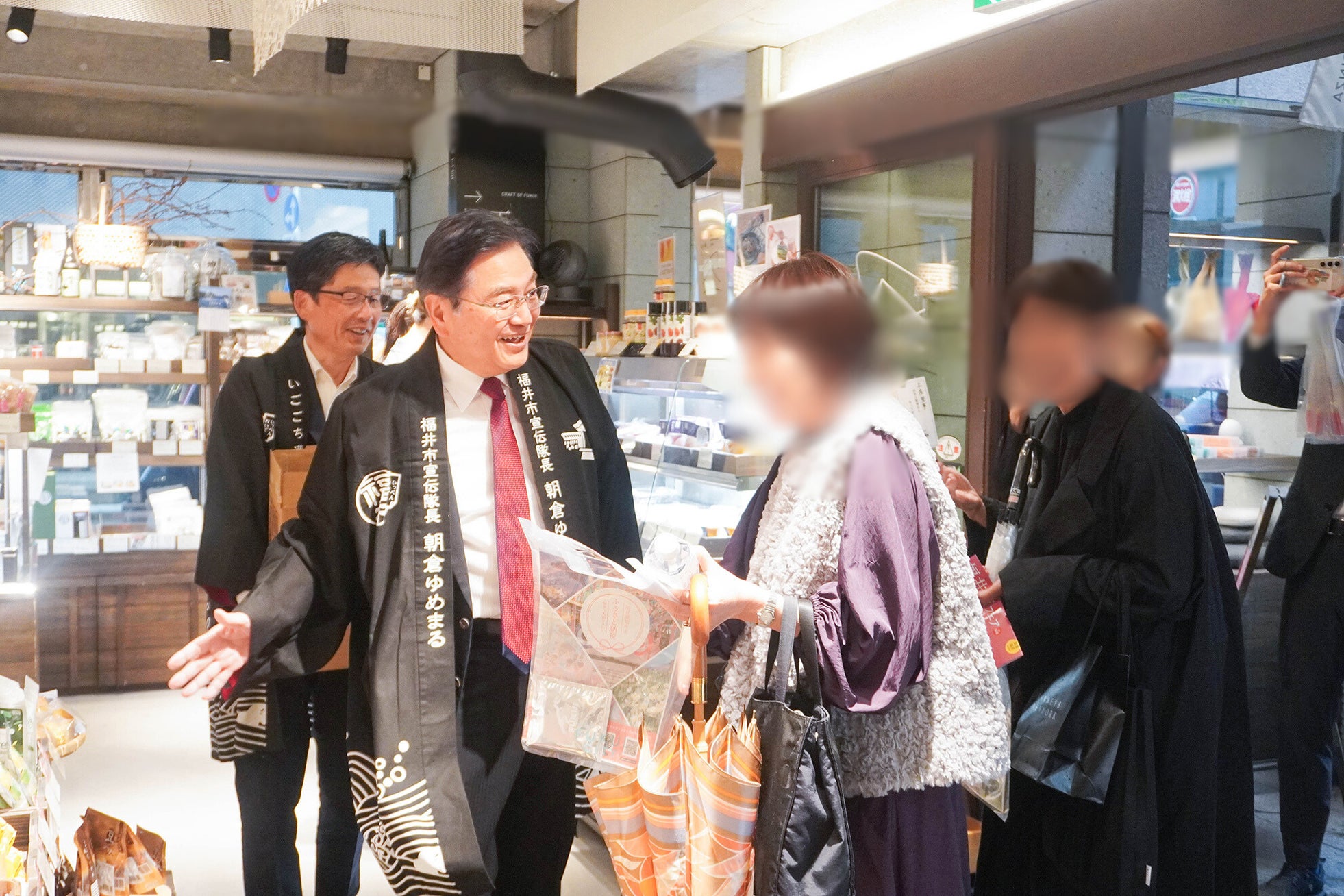 【東京で福井の魅力をPR】銀座・アンテナショップ「ふくい食の國291」にて“福井市フェア”開催中。福井市長 西行茂氏も訪問し、特産品を直接PR!今後の各市町フェアの予定も公開。