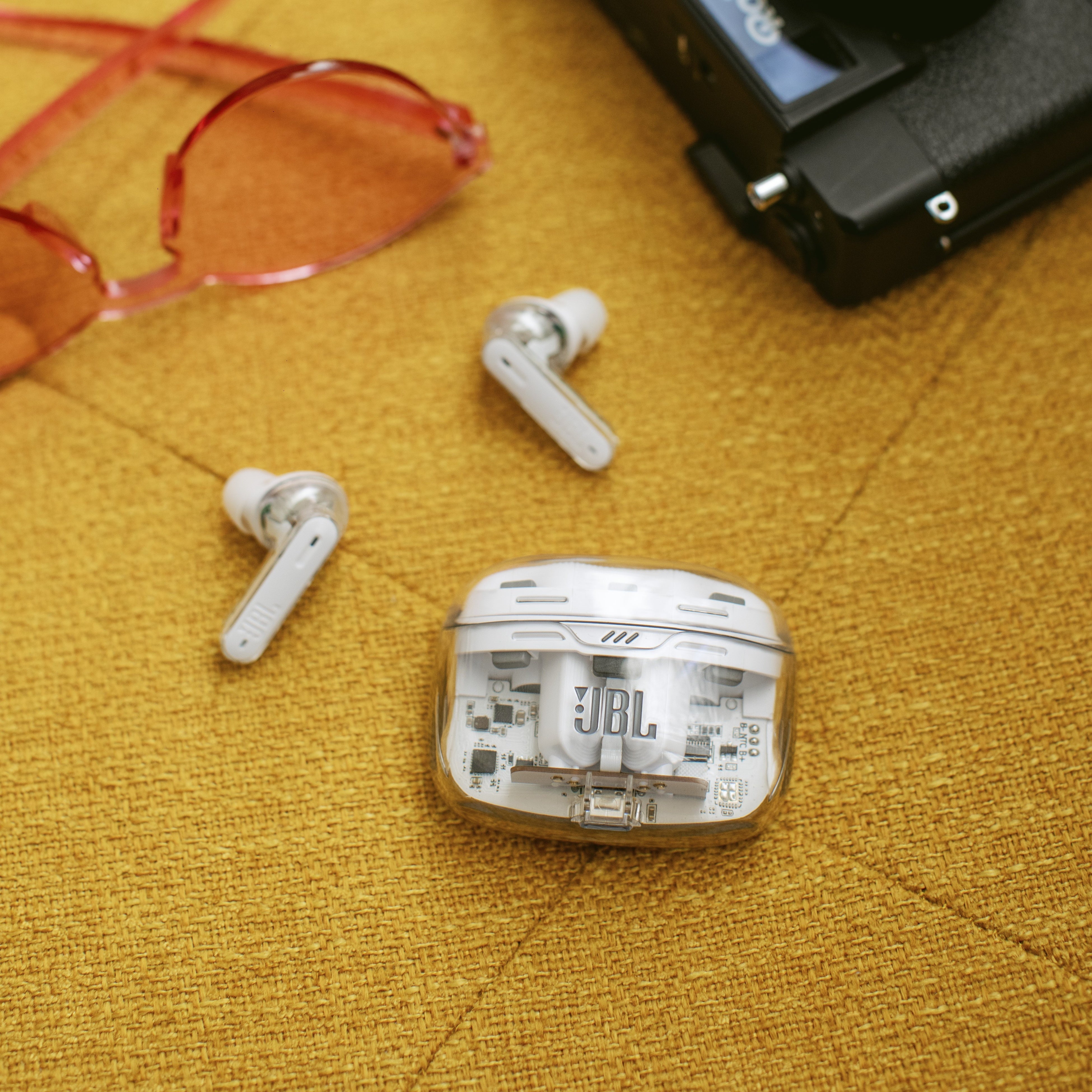 JBL TUNE BEAM GHOST ワイヤレスイヤホン スケルトン ホワイト JBL Tune Beam Ghost Edition | True wireless Noise Cancelling
