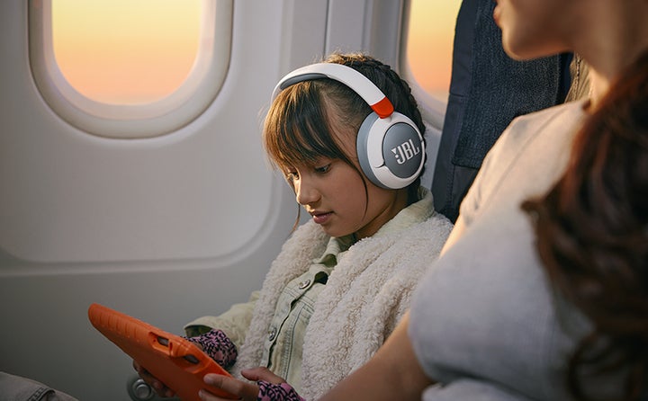 ノイズキャンセリング搭載、アプリ管理で子どもの耳をテクノロジーで ノイズキャンセリング搭載、アプリ管理で子どもの耳をテクノロジーで